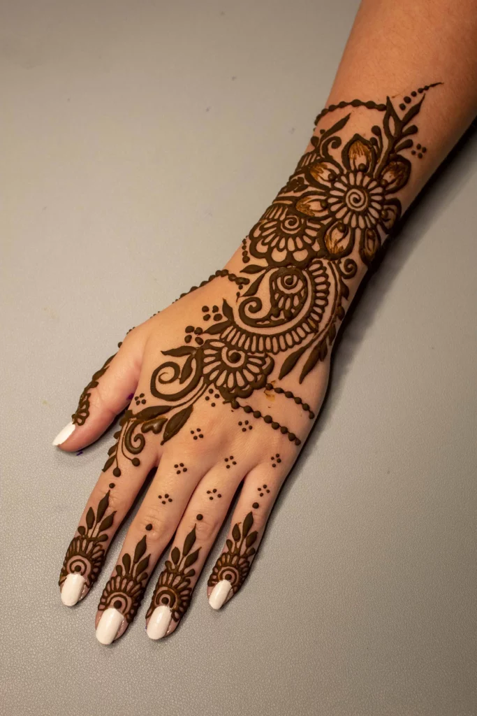 stage 1 of henna design with paste applied